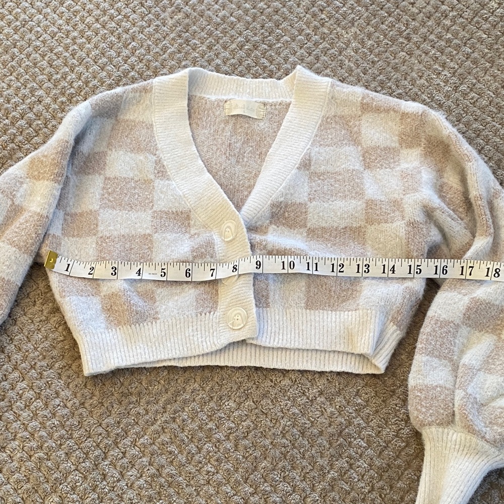 Altar’d State size small-juniors. Checkered Beige and Cream cropped Sweater - Picture 2 of 8